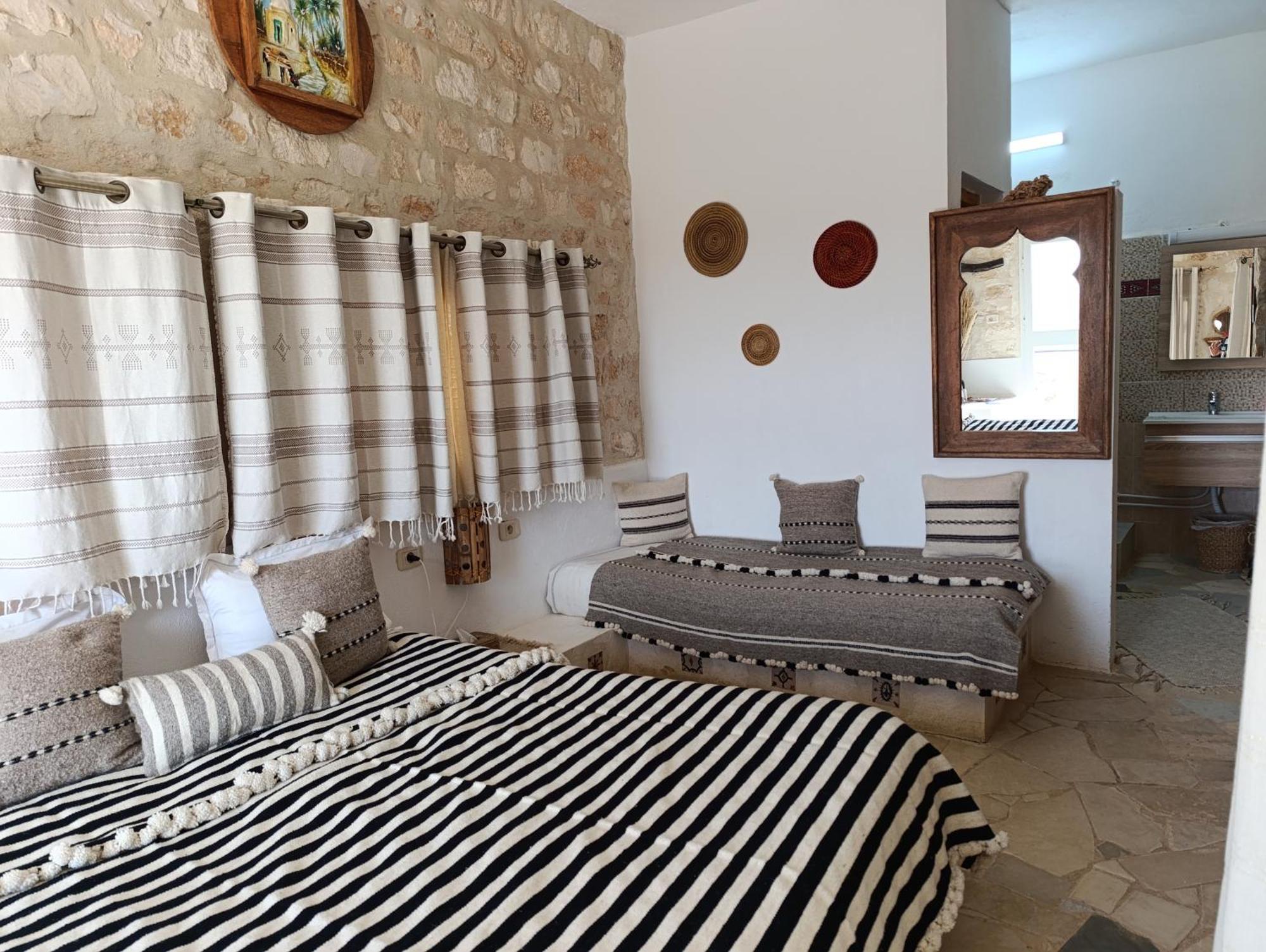 Dar Ayed Tamezret Hotel Tamazrat Exterior photo